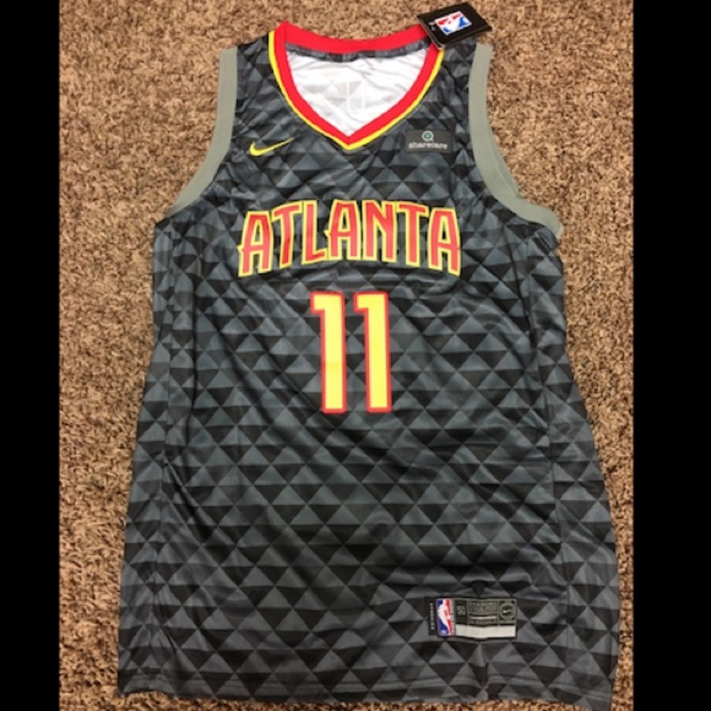 Trae Young Jersey - Atlanta Hawks, Men’s Large